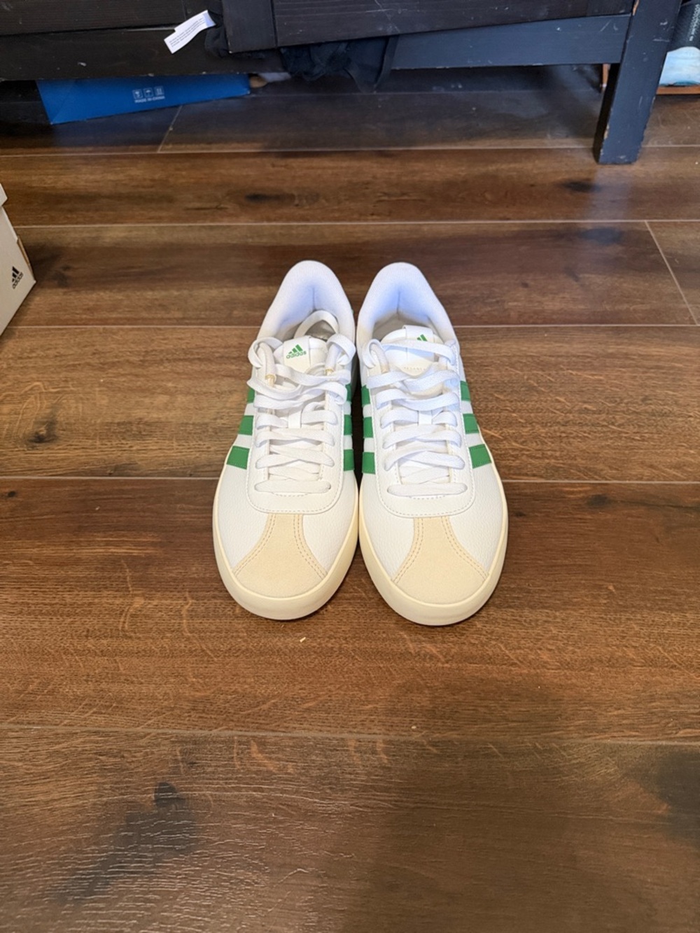 adidas VL court 3.0  White Sneakers with Green Three Stripes size 9.5  new - Picture 2 of 5